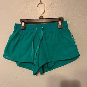 Lululemon hotty hot shorts 2.5 inseam